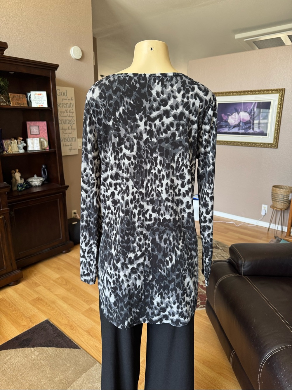 Lularoe black & gray animal print scoop neck tunic-size XL - Picture 9 of 9